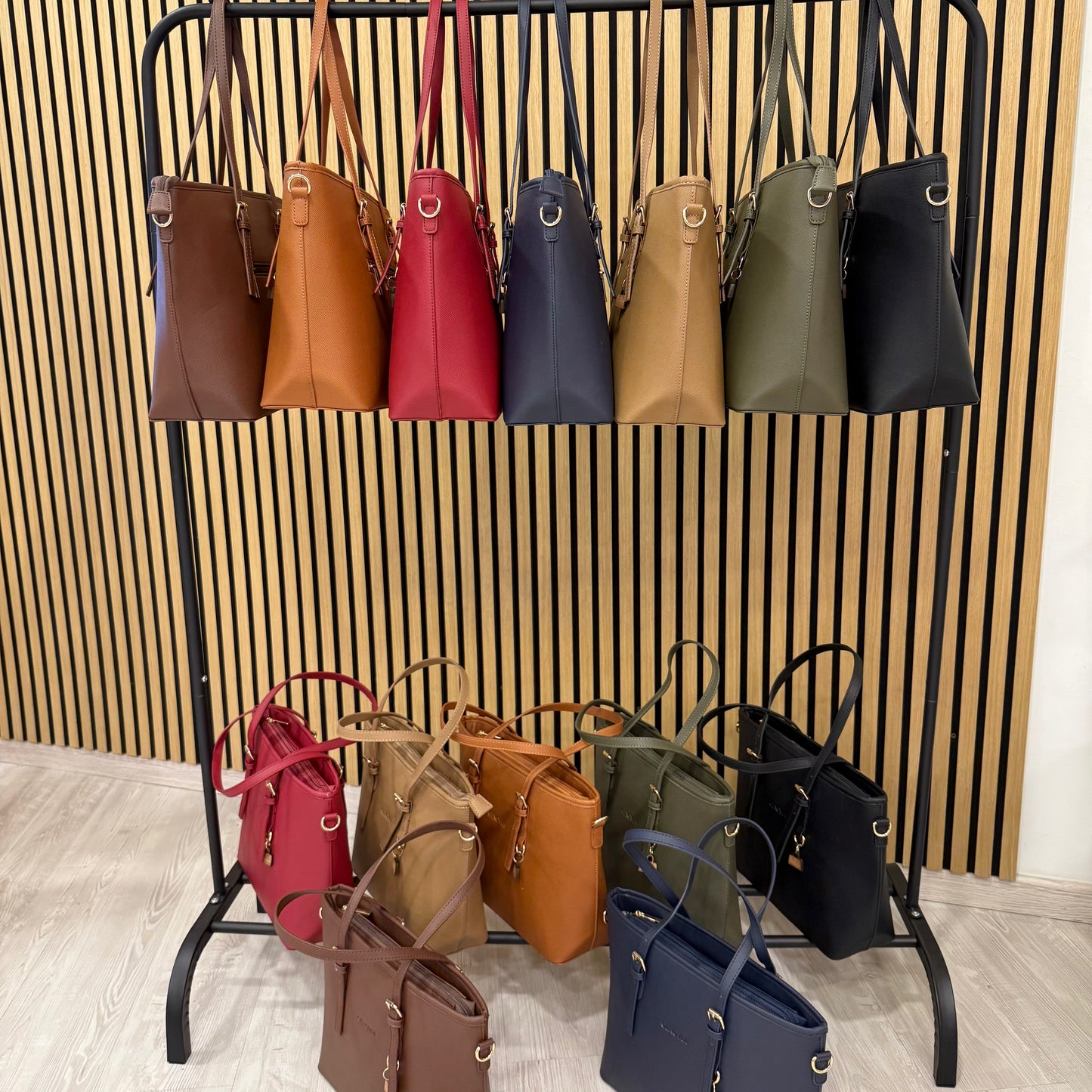 LAVINIA BAG MEDIA