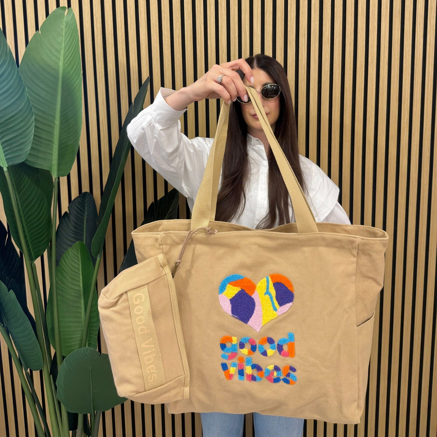 BORSA MARE 'Good vibes' + Pochette portasolari in regalo 🎁