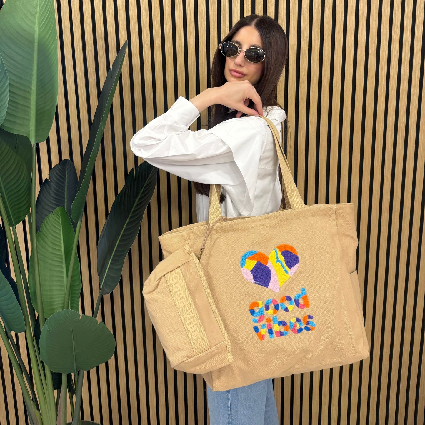 BORSA MARE 'Good vibes' + Pochette portasolari in regalo 🎁